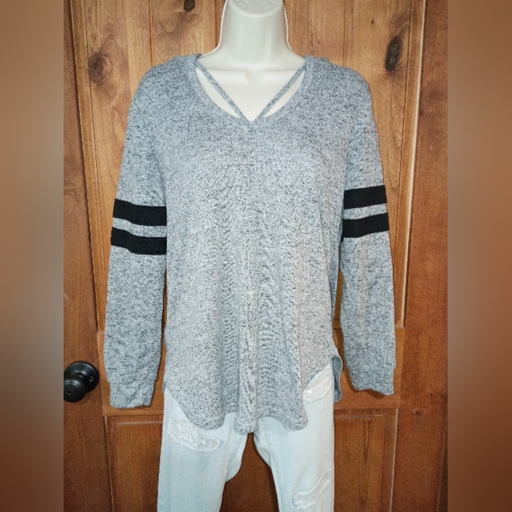 Bobbie Brooks Heathered Gray V-Neck Sweater with Black‎ Stripes